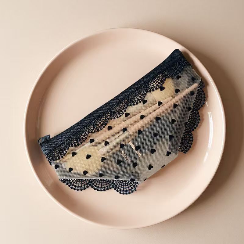 Y2K Panty-Shaped Mesh Makeup Bag – Lace Heart Cosmetic Pouch