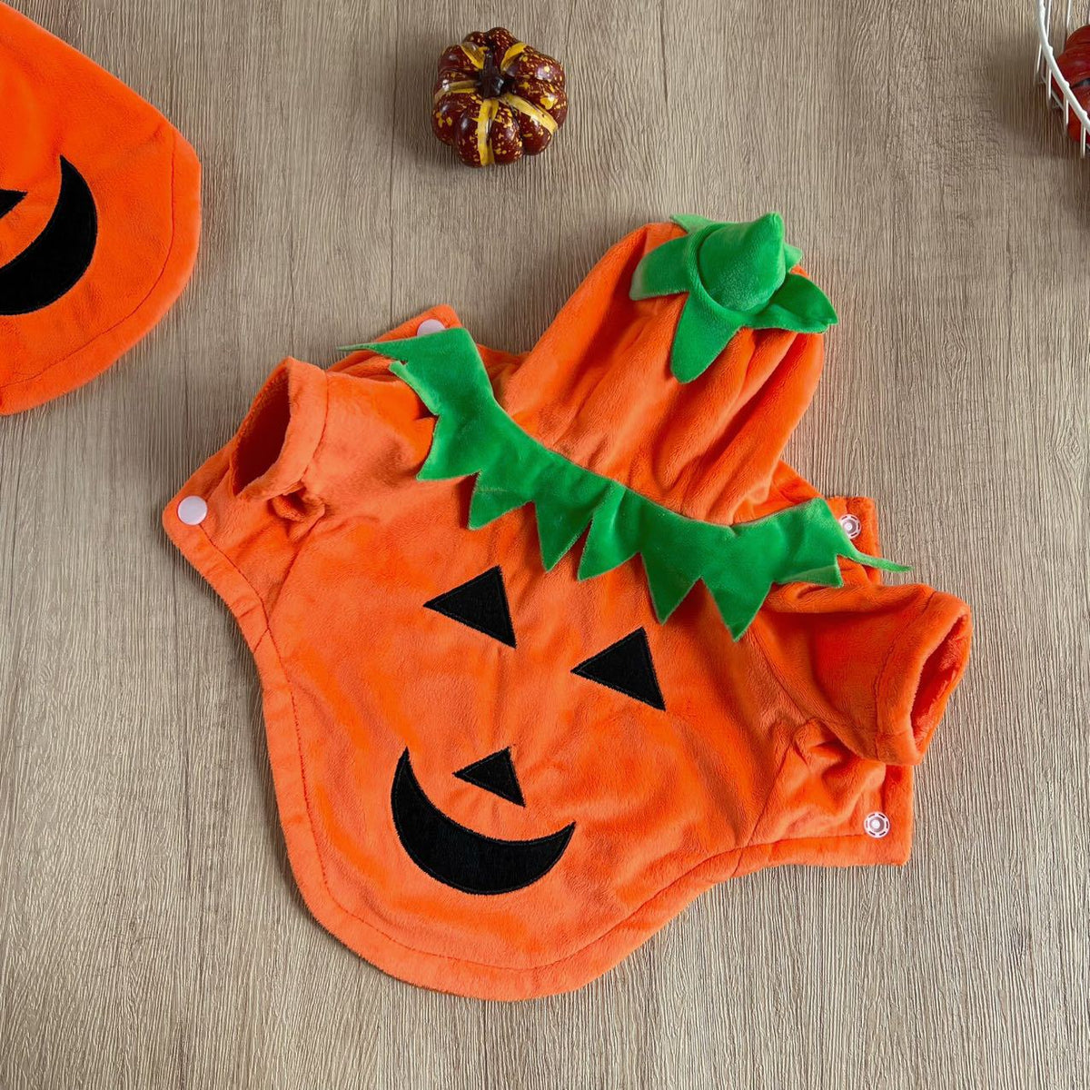 Hooded Pumpkin Pet Costume – Jack-O'-Lantern Halloween Outfit