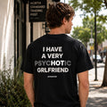 Salir con ella es un trabajo de tiempo completo – Divertida camiseta gráfica de novia